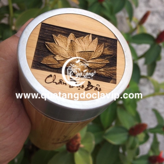 Bình giữ nhiệt khắc hoa sen
